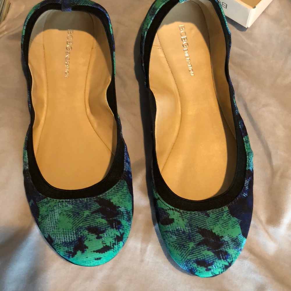 Bcbg flats